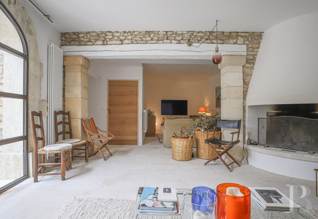 A 17th-century farmhouse in the heart of the Luberon National Park at Oppède-le-Vieux in in Vaucluse - photo  n°8